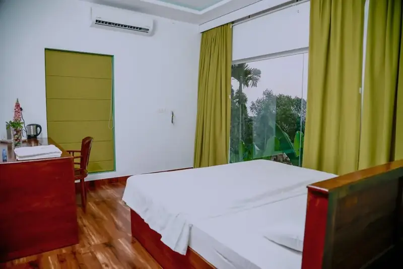 La Vista Villa room interior